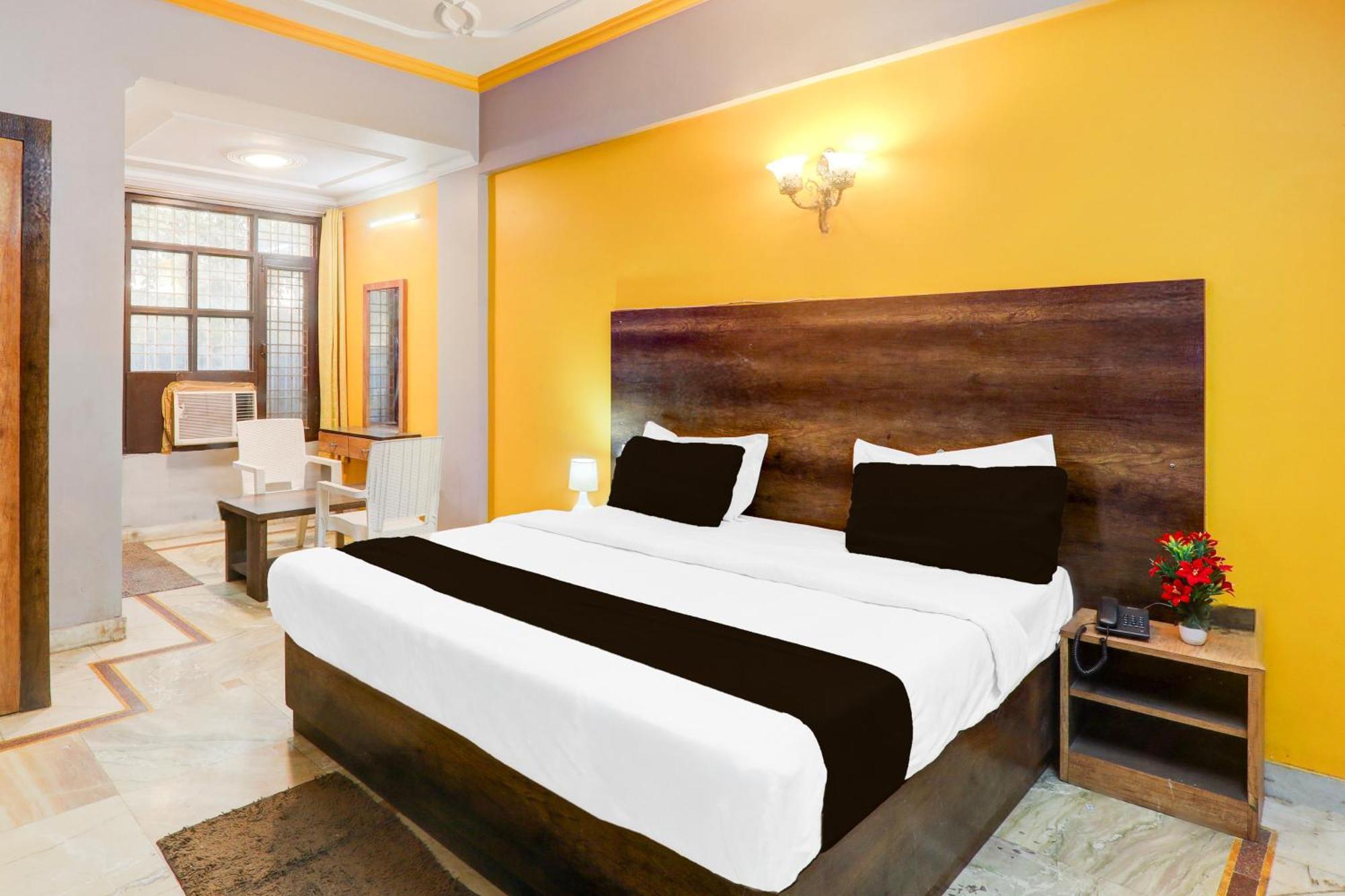 Super Hotel O Insaf Nagar Munshipuliya Formerly Vibrant Chinhat Buitenkant foto