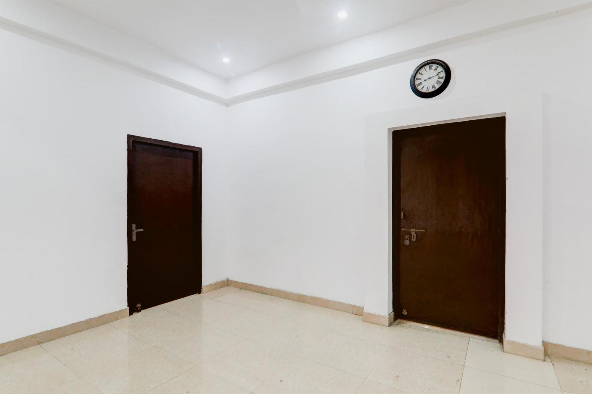 Super Hotel O Insaf Nagar Munshipuliya Formerly Vibrant Chinhat Buitenkant foto