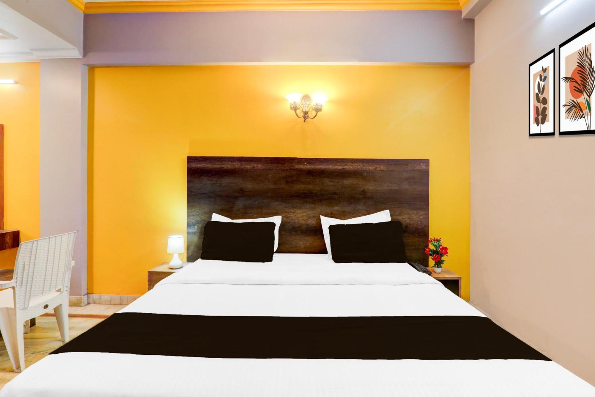 Super Hotel O Insaf Nagar Munshipuliya Formerly Vibrant Chinhat Buitenkant foto