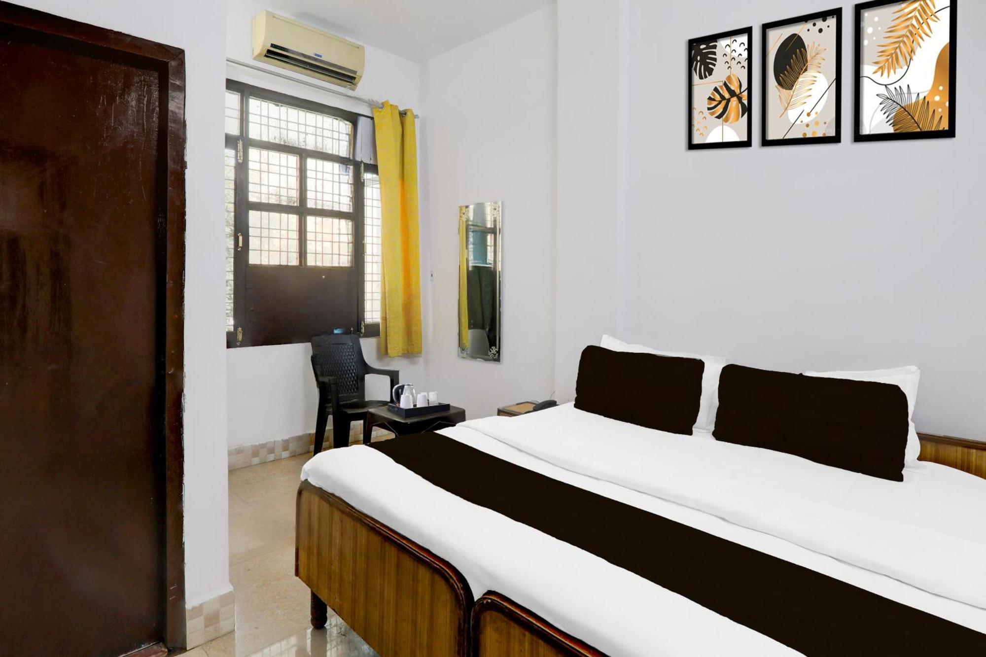 Super Hotel O Insaf Nagar Munshipuliya Formerly Vibrant Chinhat Buitenkant foto