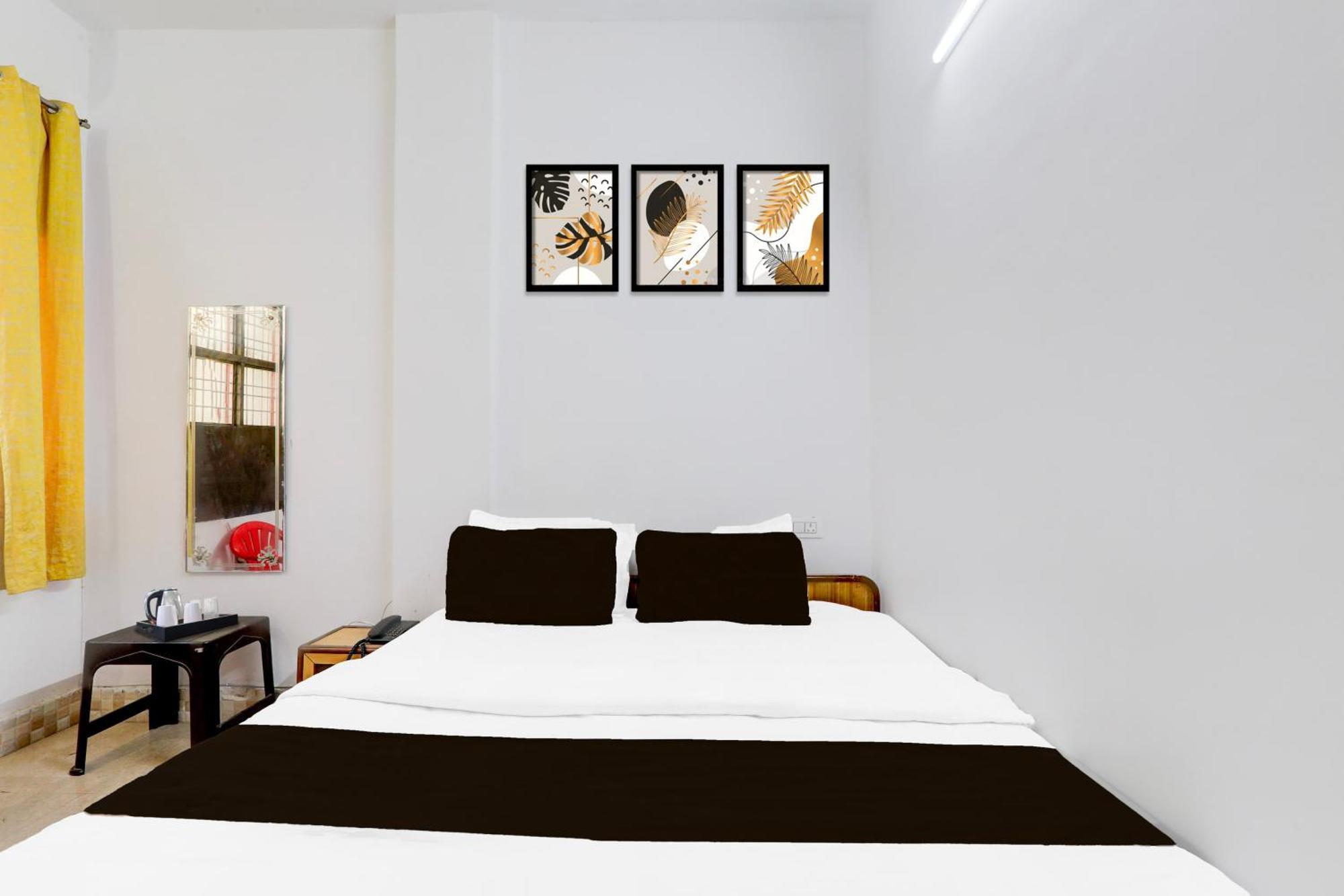 Super Hotel O Insaf Nagar Munshipuliya Formerly Vibrant Chinhat Buitenkant foto