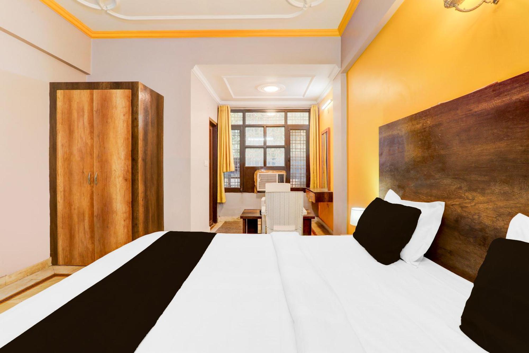 Super Hotel O Insaf Nagar Munshipuliya Formerly Vibrant Chinhat Buitenkant foto