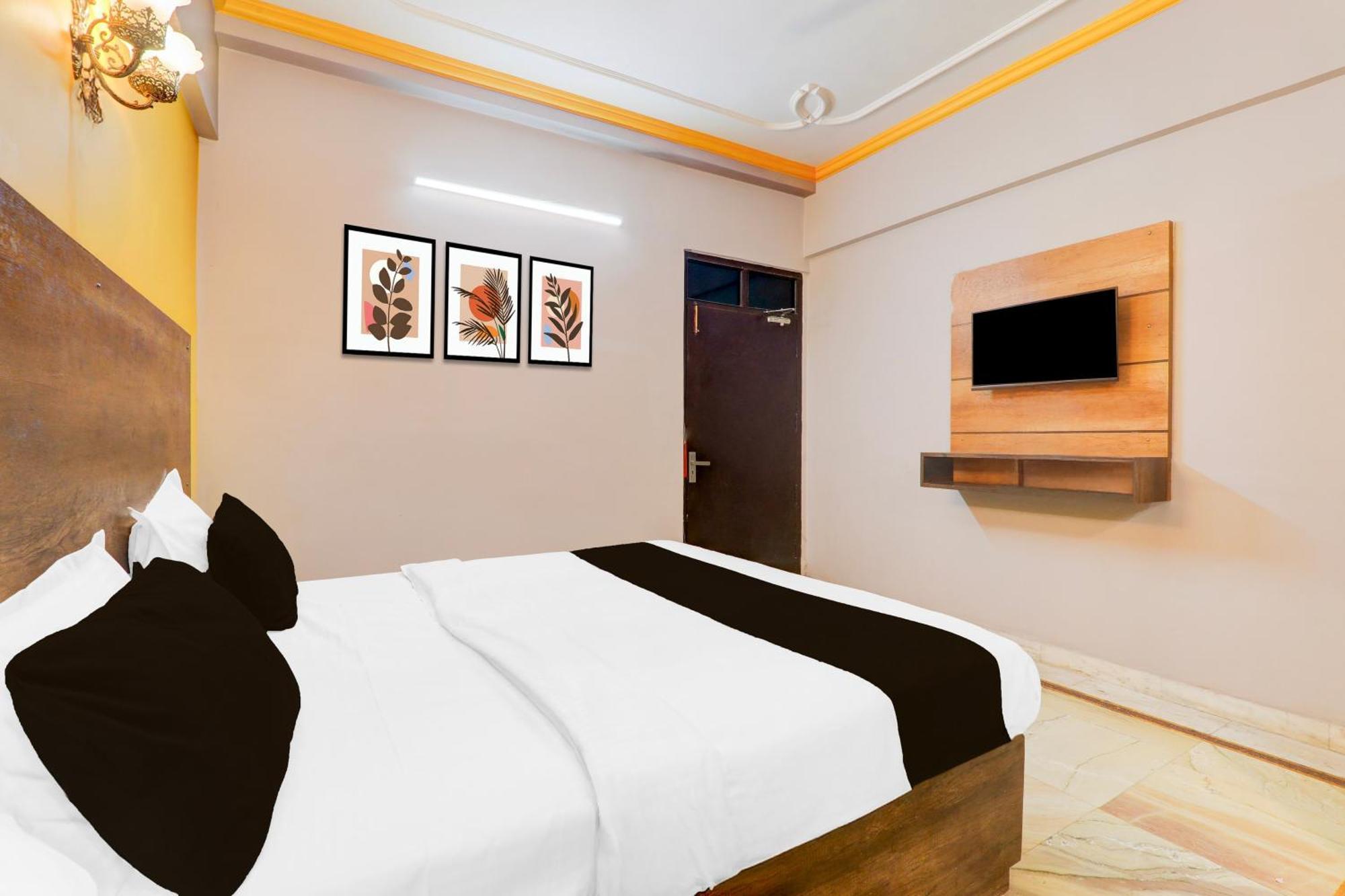 Super Hotel O Insaf Nagar Munshipuliya Formerly Vibrant Chinhat Buitenkant foto
