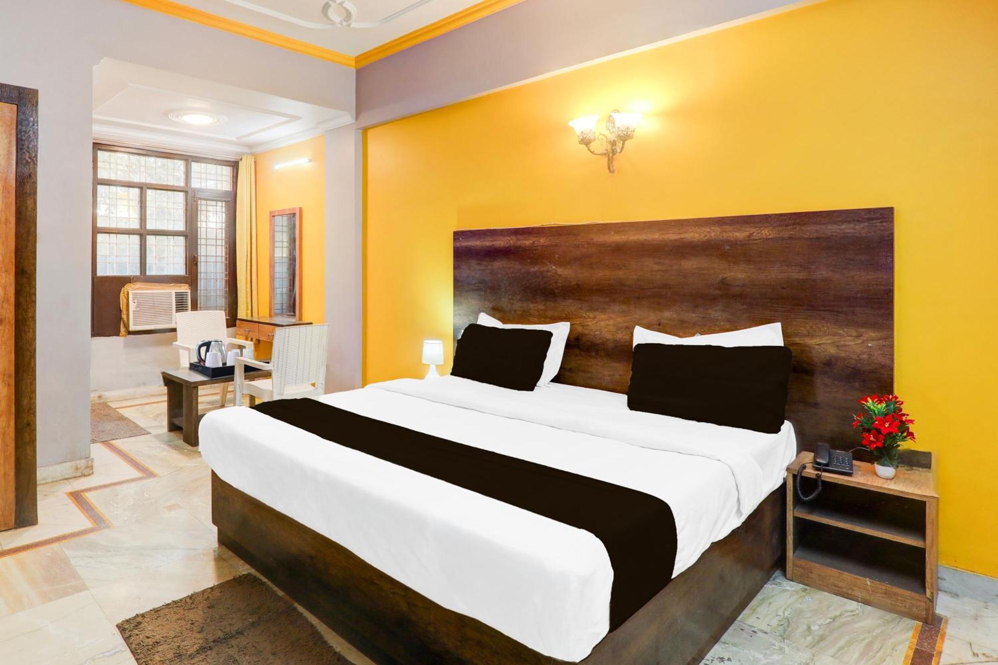 Super Hotel O Insaf Nagar Munshipuliya Formerly Vibrant Chinhat Buitenkant foto
